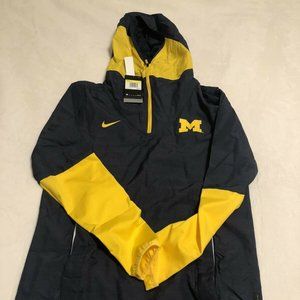 NWT NCAA University of Michigan Wolverines Nike Repel On-Field Jacket Sz S